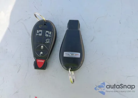 2011 Chrysler Town & Country Touring from USA, damaged, VIN 2A4RR5DG3BR612892